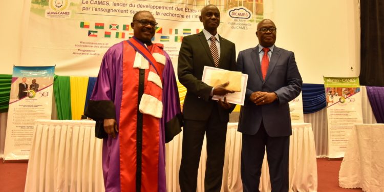 Prix André GOUAZE : Dr GADJI Macoura, meilleur lauréat du 19e concours d’agrégation de médecine du CAMES